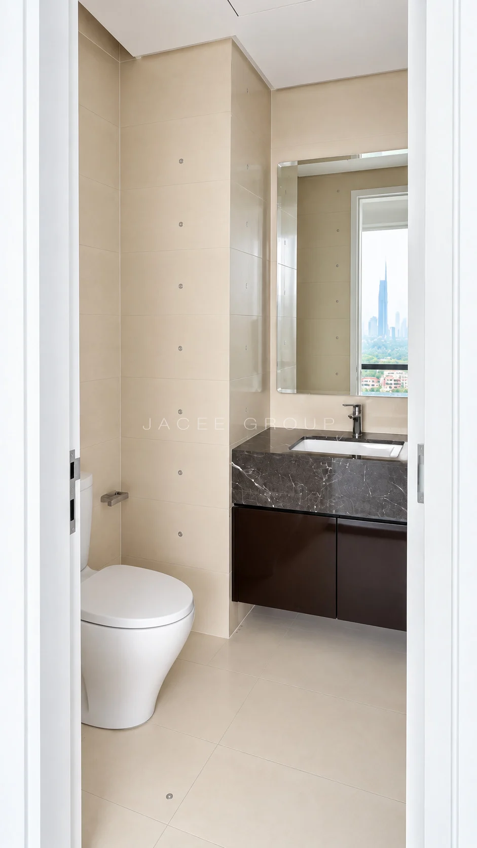 Crown Residences｜私人电梯与3间套房：浴室入口