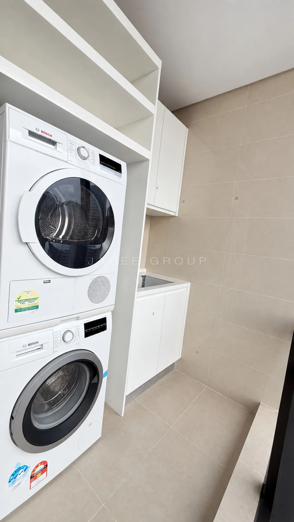 Crown Residences｜私人电梯与3间套房：洗衣区