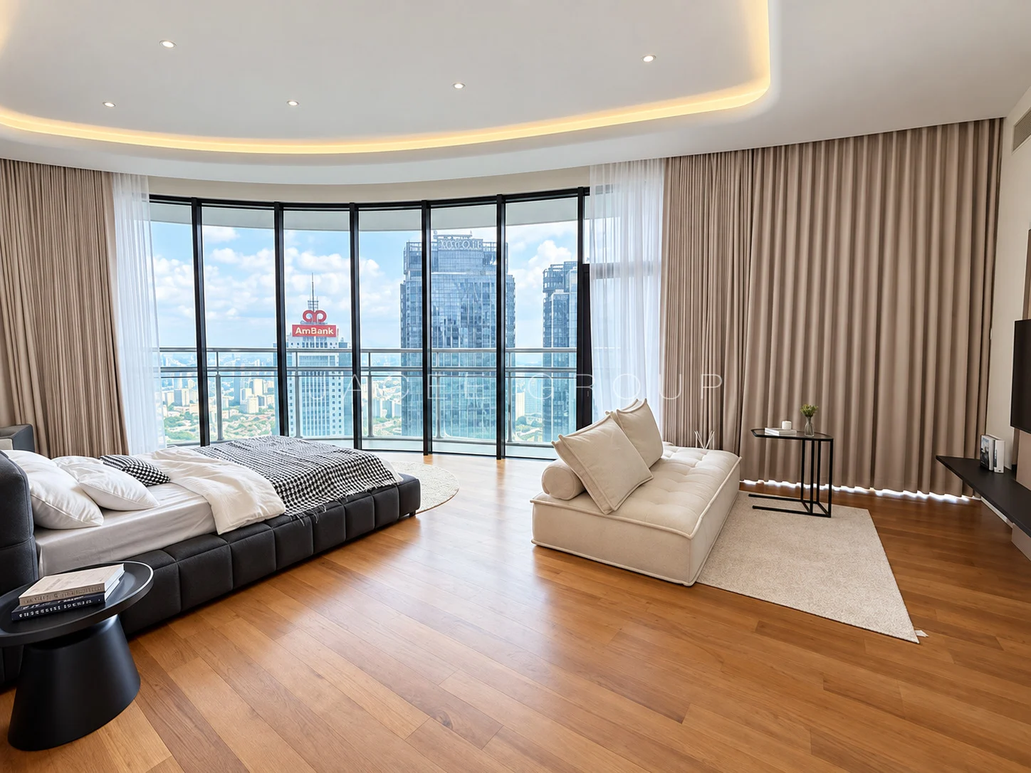 K Residence KLCC｜宽敞客餐厅与城市景观：主卧休息区